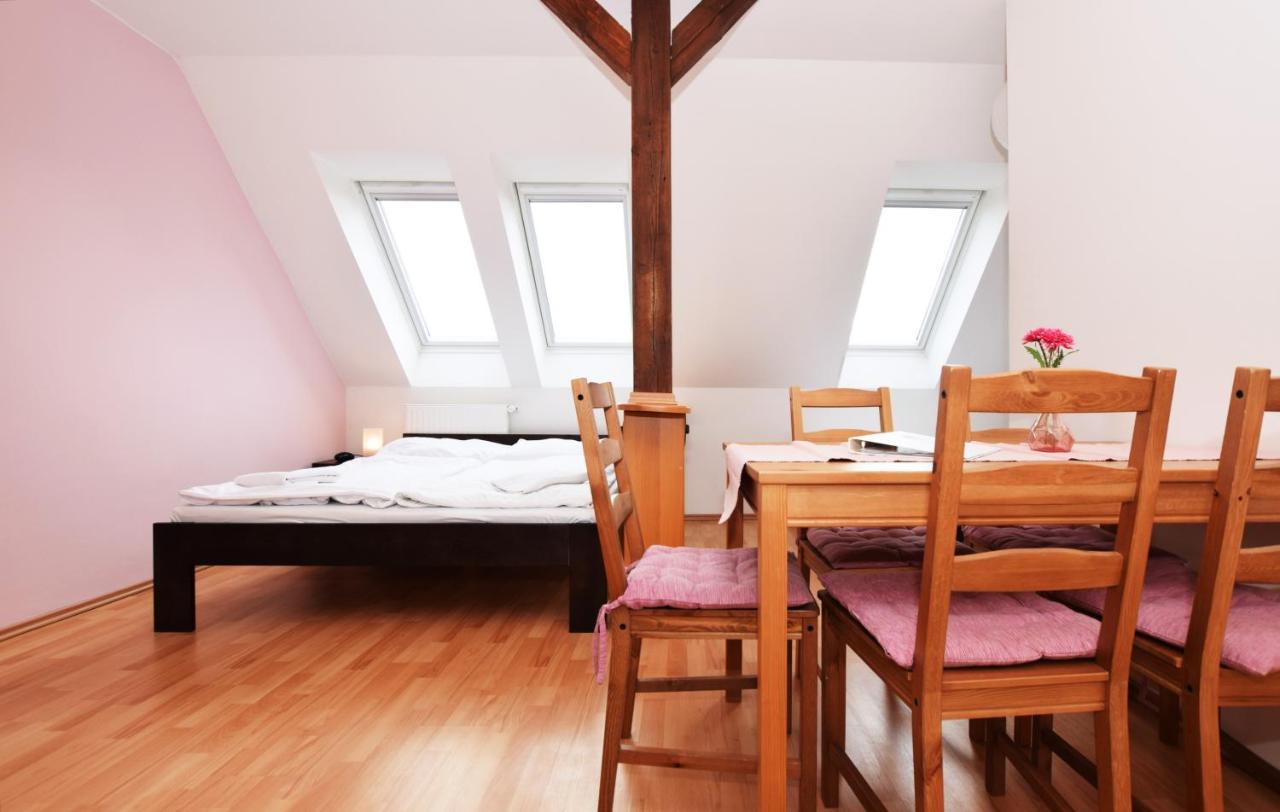 פראג Flamingo Apartments מראה חיצוני תמונה